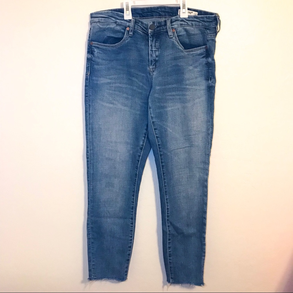 Blank NYC Skinny Jeans Frayed Hem Size 29